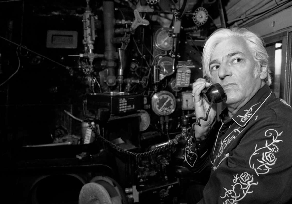 Robyn Hitchcock “Live And Electric – Full Band Shows”